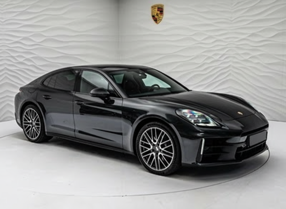 Porsche Panamera — 4